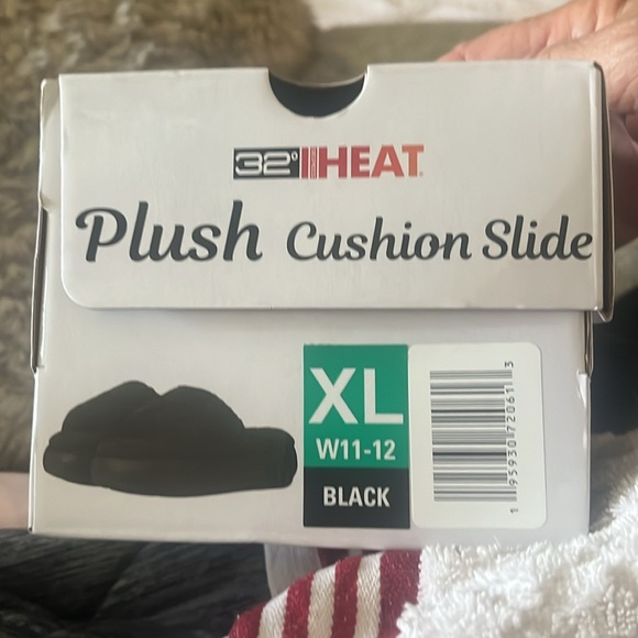 NIB! 32 Degrees Plush “Furry” Lined Slide. So Cozy! - Picture 6 of 6